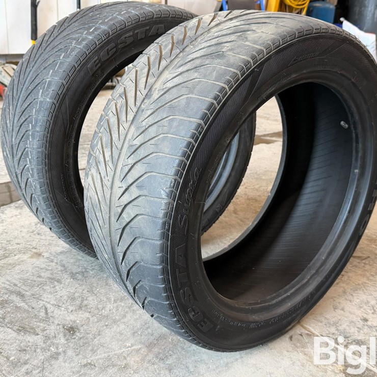 Kumho ECSTA Supra 245/45ZR17 Radial Tires
