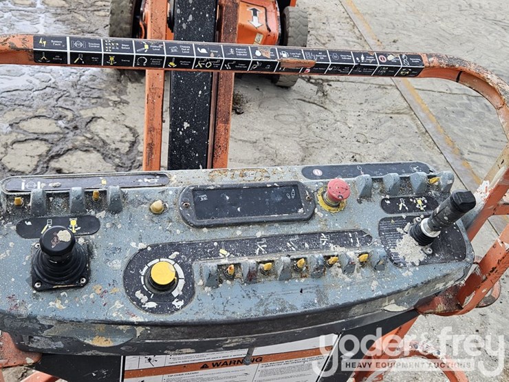 2015-jlg-e400ajpn-image-16