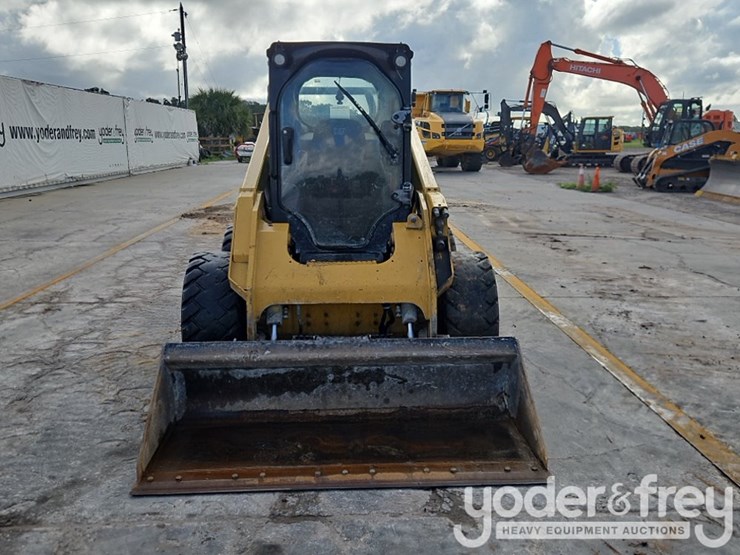 2017-caterpillar-272d2-xhp-image-11