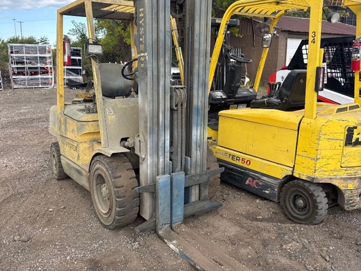 hyster-quad-mast-lp-pneumatic-forkift-model-50-image-1