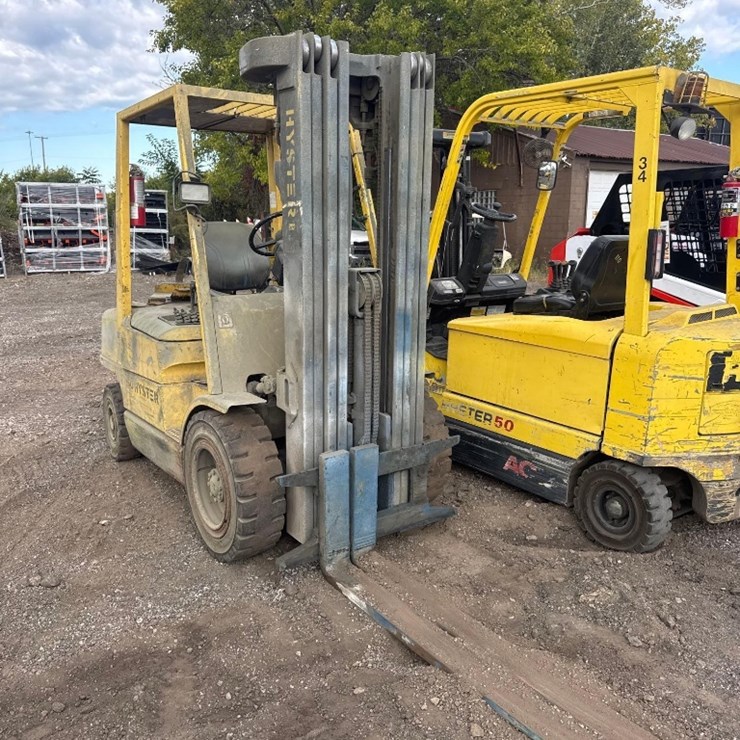 Hyster Quad-Mast LP Pneumatic Forkift Model 50