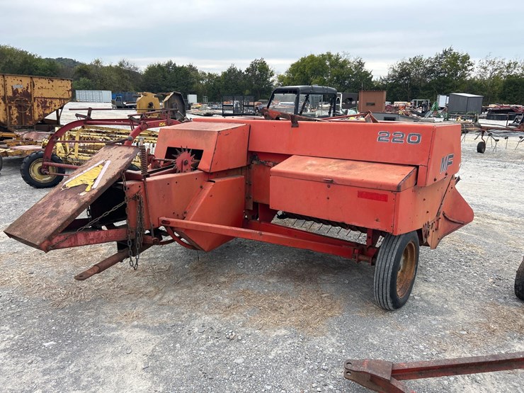 massey-ferguson-220-image-4