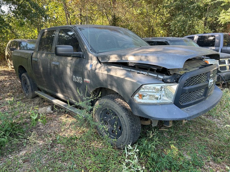 2013-dodge-1500-image-2
