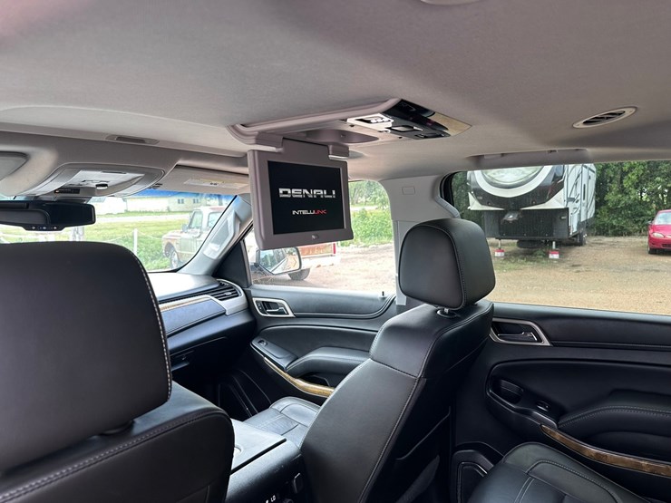 2017-gmc-yukon-denali-image-17