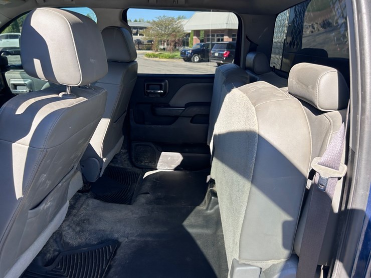 2017-gmc-3500-image-46