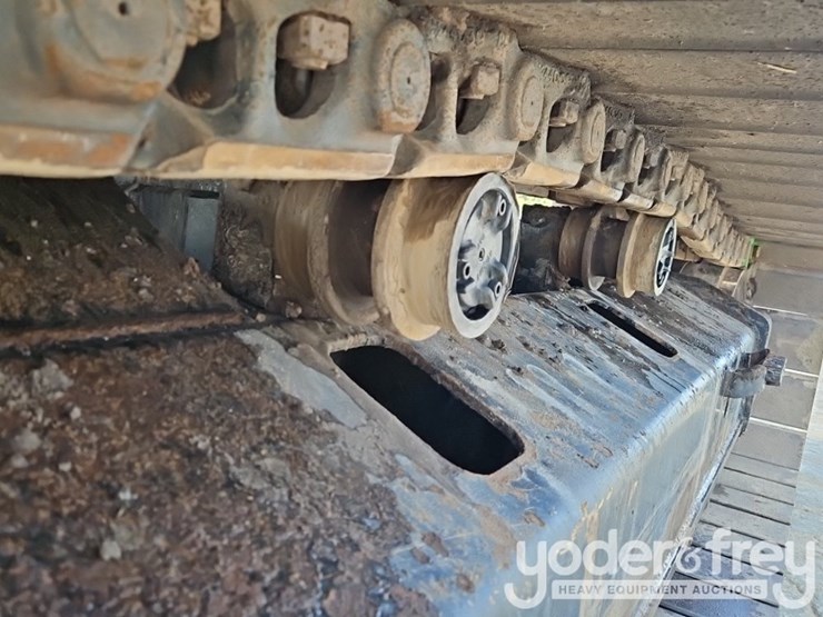 2019-caterpillar-336-image-10