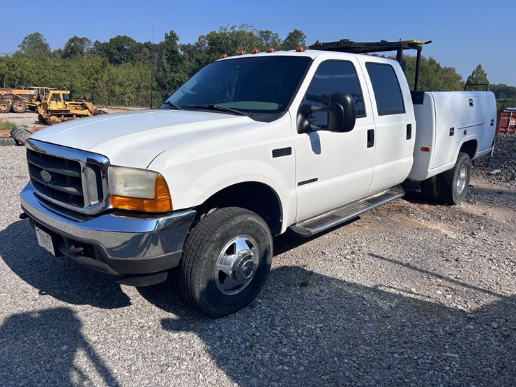 2001-ford-f350-xlt-image-1