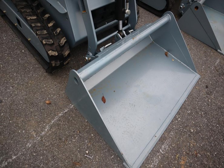 ssl-1200-mini-skidsteer-image-8