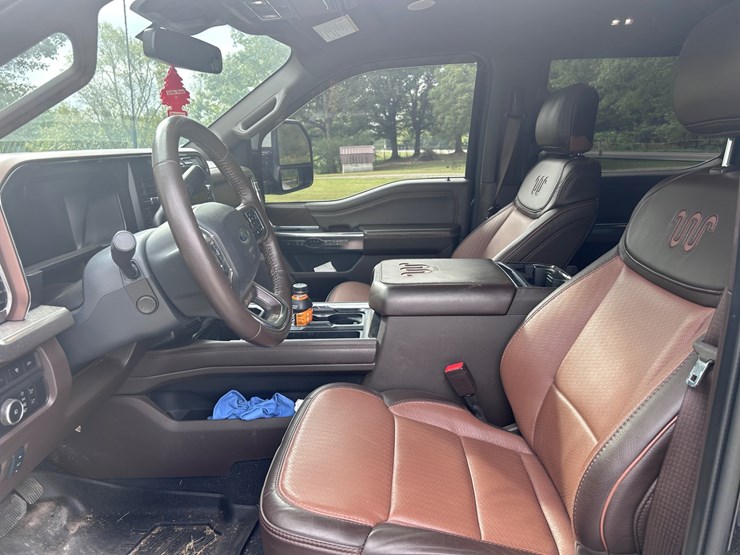 2024-ford-f350-image-17