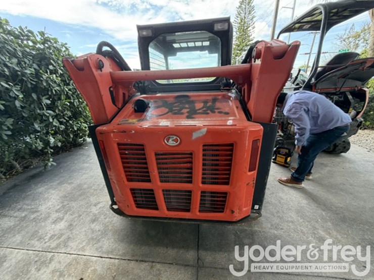 2020-kubota-svl65-2-image-2