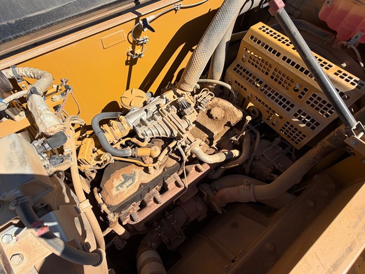 2016-caterpillar-323fl-image-33