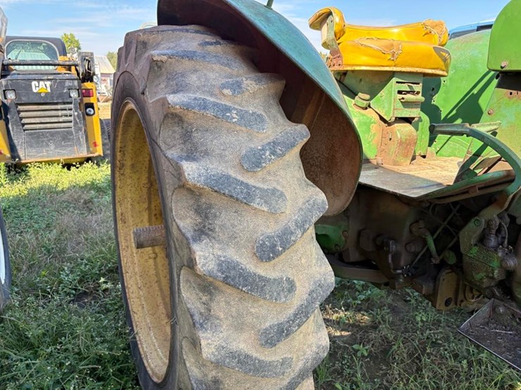 john-deere-3010-image-6