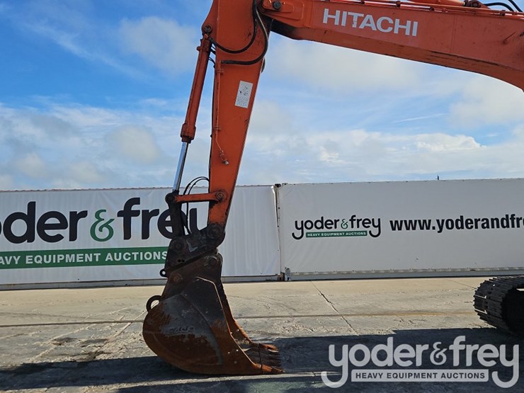 hitachi-zx245us-lc-6n-image-17