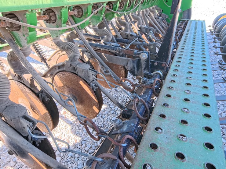 john-deere-450-image-32