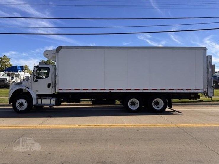 2020-freightliner-m2-106-image-7