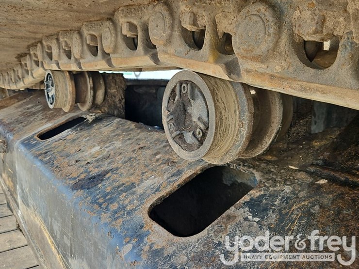 2019-caterpillar-336-image-28
