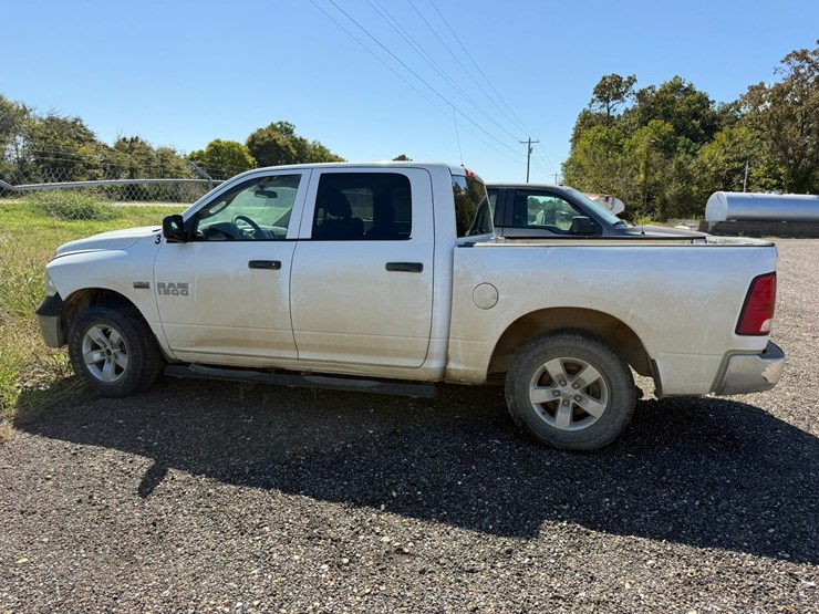 2016-dodge-1500-image-26