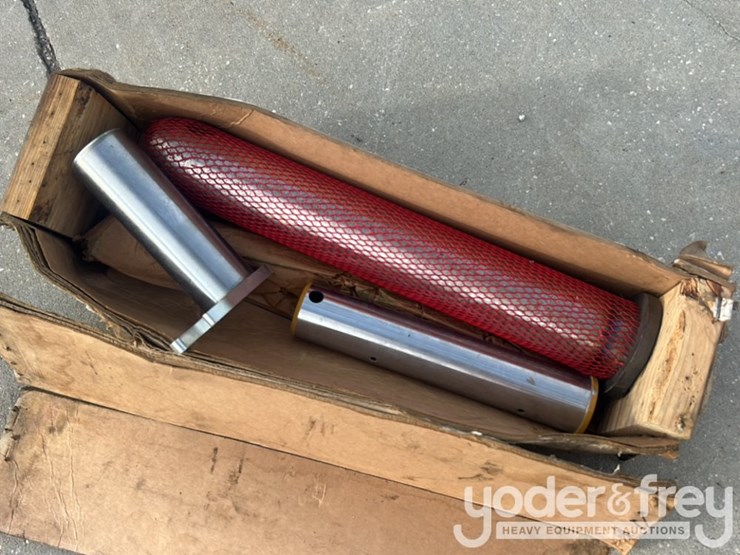 komatsu-pin-205-70-73270-to-suit-200-series-excavator-image-1