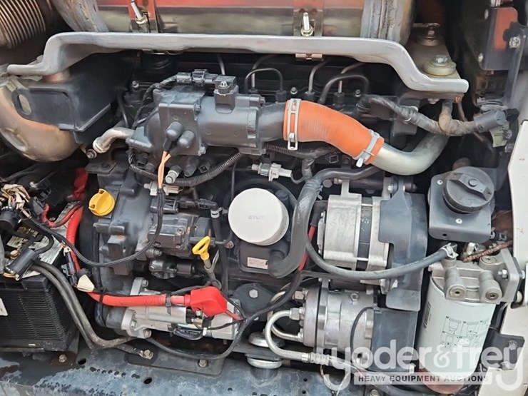 2023-bobcat-t770-image-19