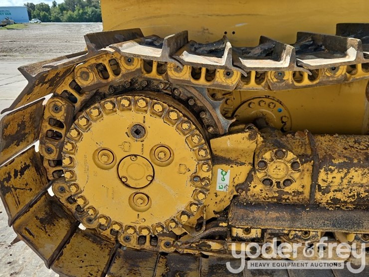2021-caterpillar-d4-lgp-image-11