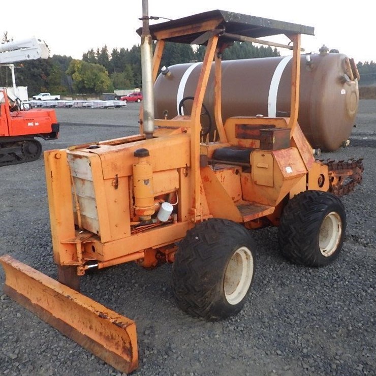 DITCH WITCH R30