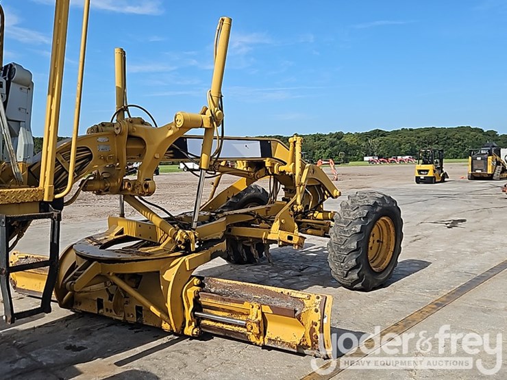 caterpillar-120h-image-9