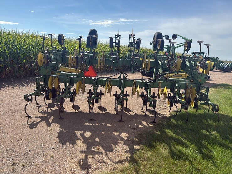 john-deere-85-image-2