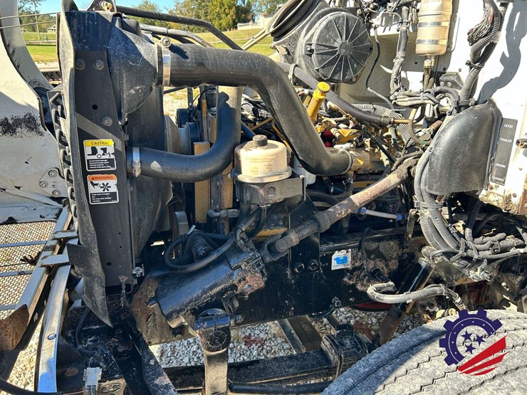 2007-peterbilt-335-image-26