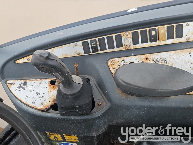 2012-jcb-406b-image-24