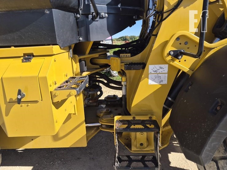 caterpillar-926m-image-9