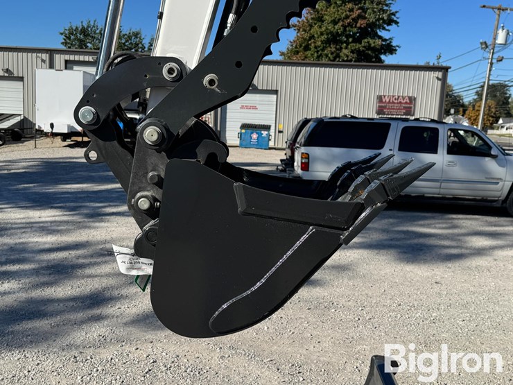 2026-bobcat-e40-image-14