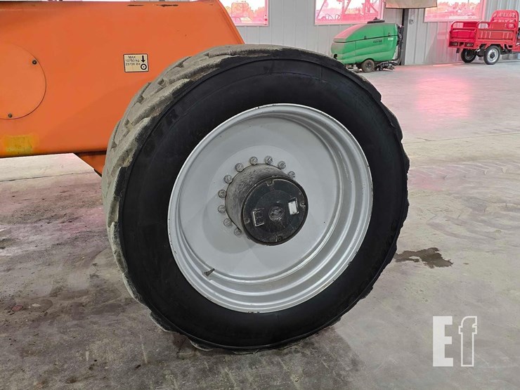 2016-jlg-1250ajp-image-19