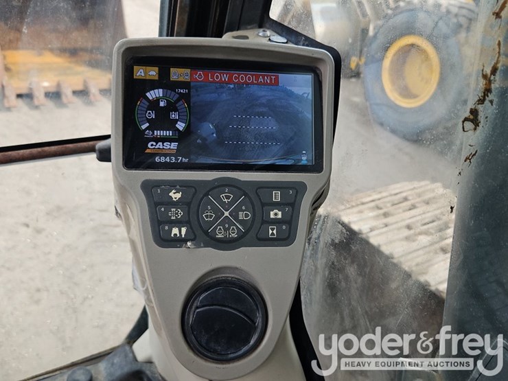 2016-case-cx300d-image-36