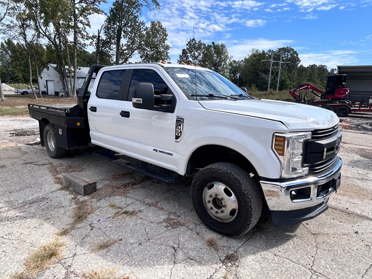 #69-•-2019-ford-super-duty-flatbed-truck-image-11