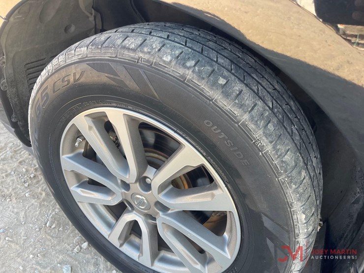 2015-nissan-pathfinder-image-12