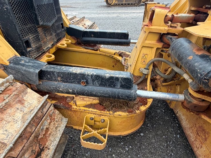 2020-caterpillar-d5-lgp-image-13