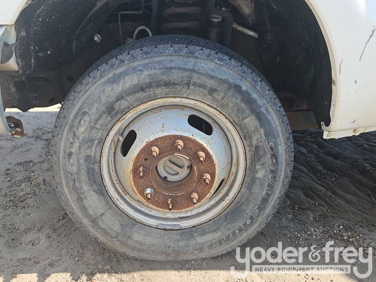 2014-ford-f350-xl-image-14