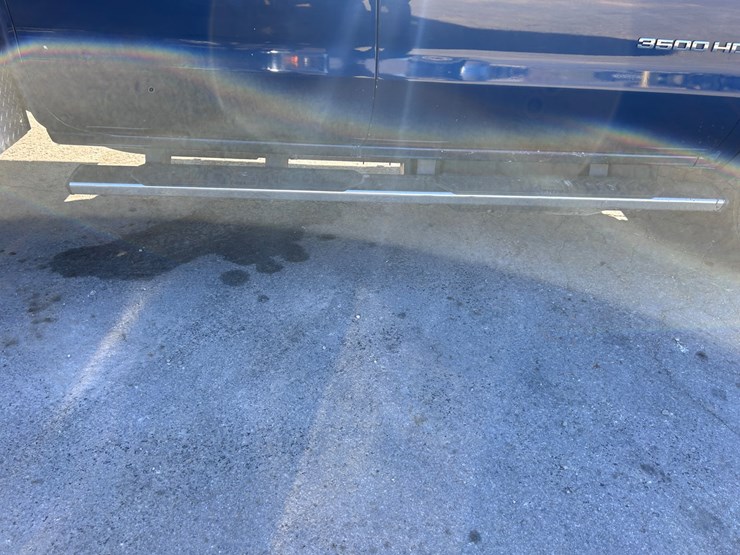 2017-gmc-3500-image-23