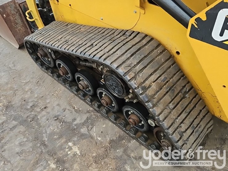 2018-caterpillar-257d-image-19