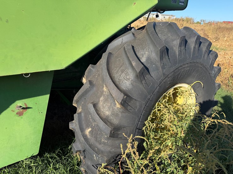 john-deere-4425-image-9