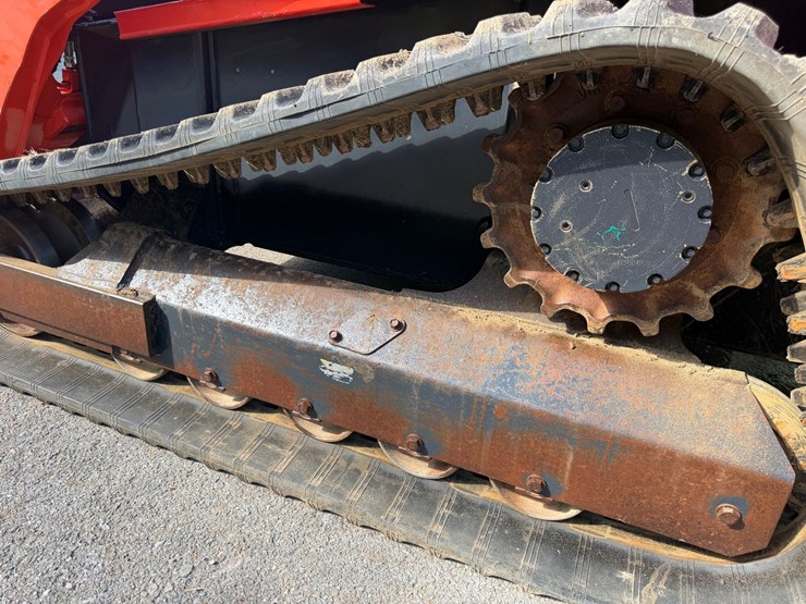 kubota-svl90-2-image-8