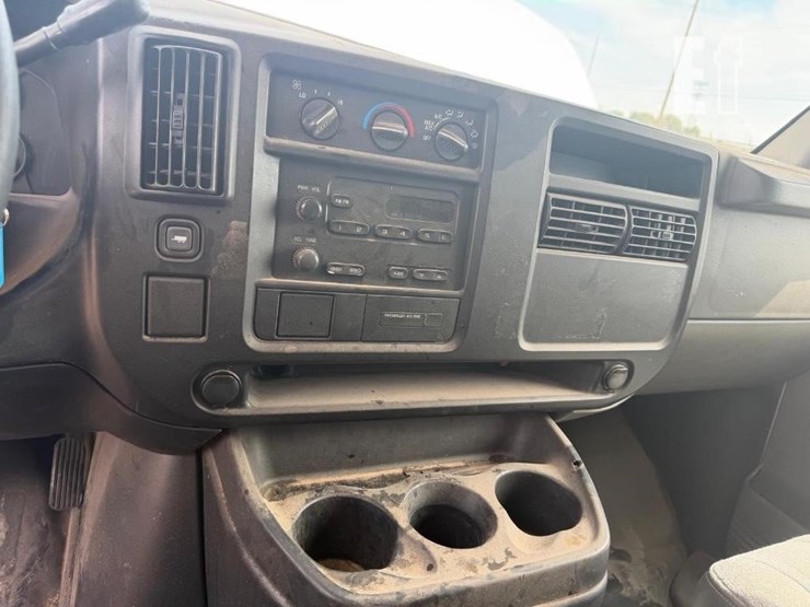 2006-chevrolet-express-1500-image-11
