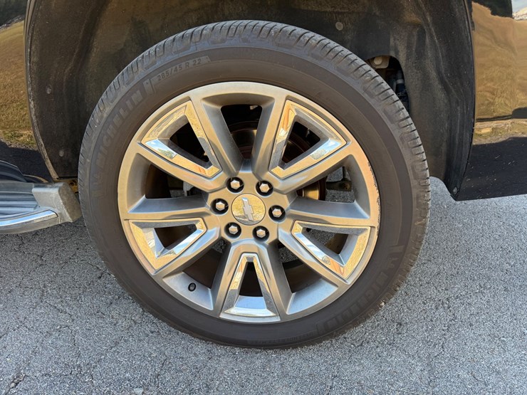 2015-chevrolet-tahoe-ltz-image-7