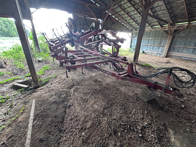#74-•-case-4300-field-cultivator-image-8