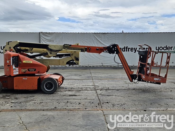 2015-jlg-e400ajpn-image-3