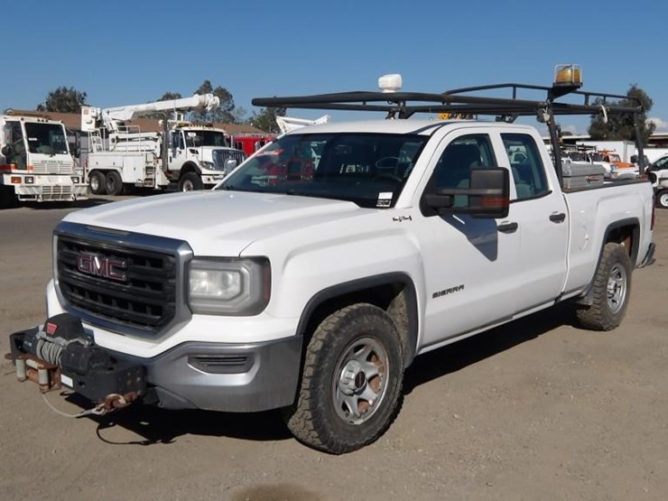 2017-gmc-sierra-1500-image-2