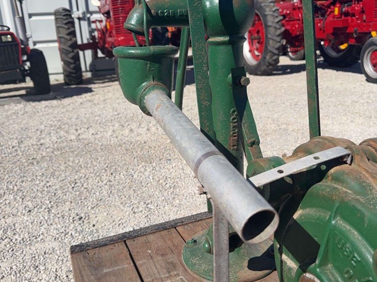 well-pump-display-image-9