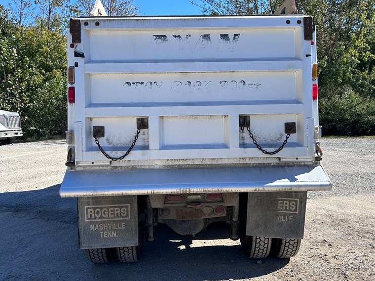 #48-•-2016-volvo-vhd-tri-axle-dump-truck-image-8