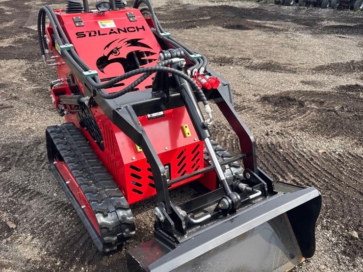 new-sd-lanch-co-mini-stand-on-skidloader-model-sdll60-image-3