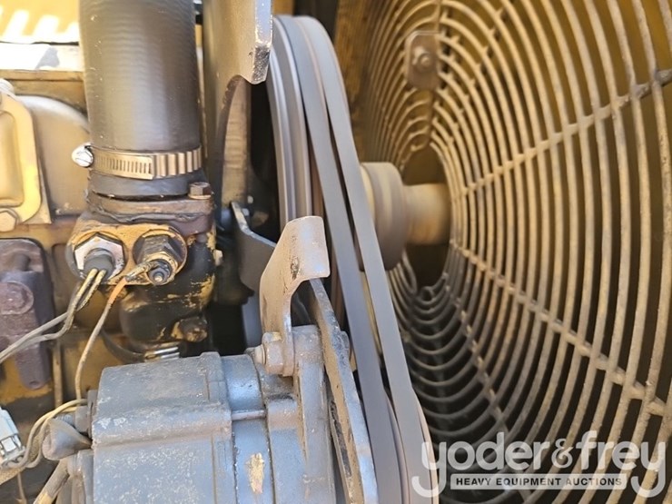 caterpillar-928f-image-19